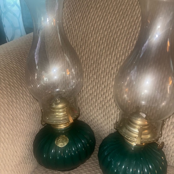 Elegant Green Glass Lantern Pair - Picture 1 of 5